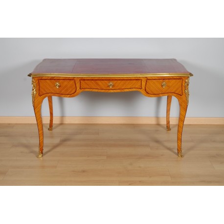 Bureau plat style Louis XV