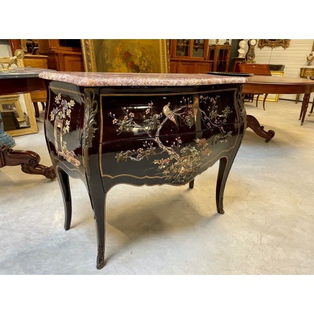 Commode style Louis XV laque de Chine